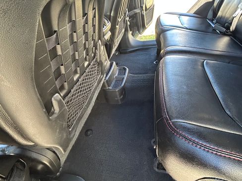 Used 2019 Jeep Wrangler Unlimited Rubicon image 10