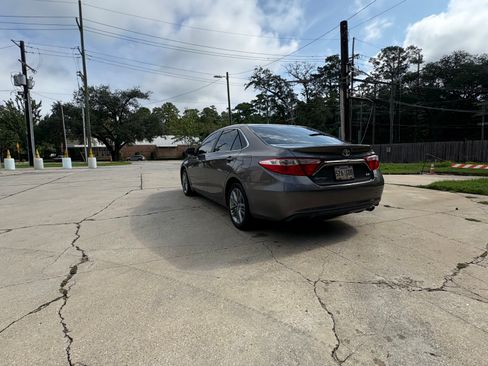 Used 2015 Toyota Camry SE image 6