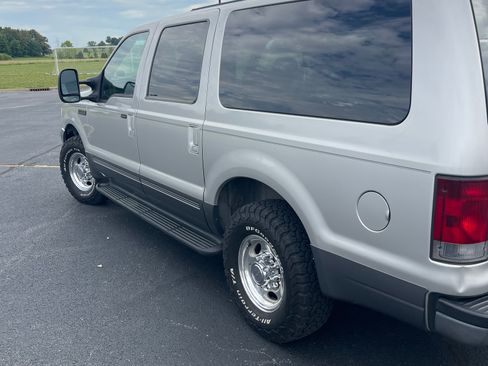 Used 2002 Ford Excursion XLT RWD image 9