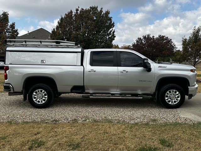 Used 2022 Chevrolet Silverado 3500 LT w/ Convenience Package AWD/4WD image 4