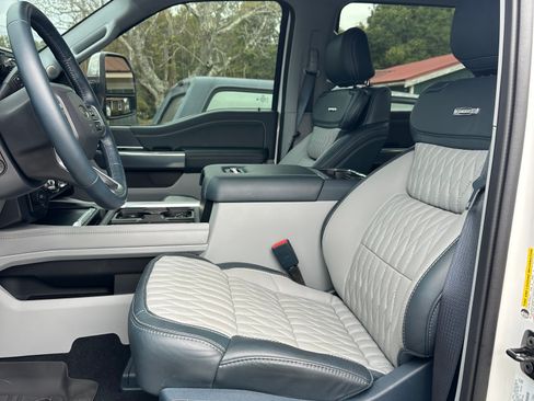 Used 2024 Ford F450 Limited w/ FX4 Off-Road Package image 11