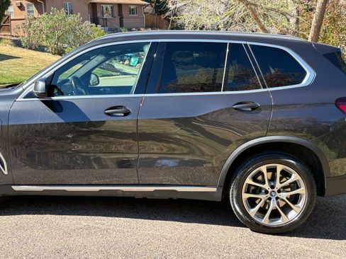 Used 2023 BMW X5 xDrive45e w/ Climate Comfort Package image 6