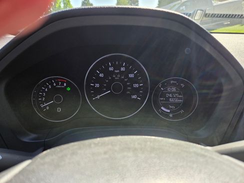 Used 2022 Honda HR-V Sport image 9