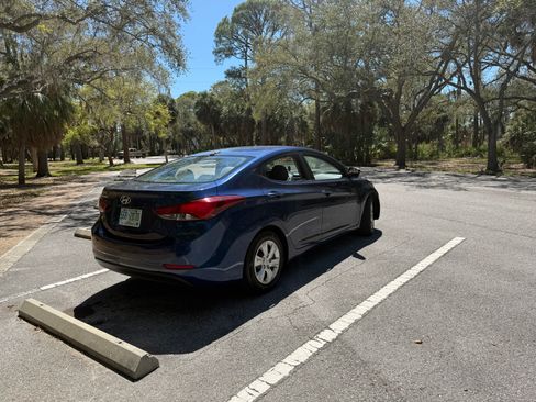 Used 2016 Hyundai Elantra SE image 5