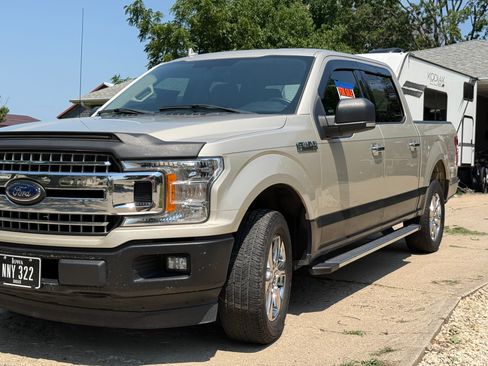 Used 2018 Ford F150 XLT w/ Equipment Group 302A Luxury RWD image 9