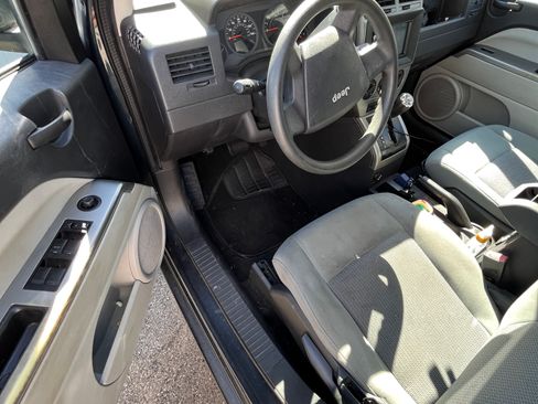 Used 2007 Jeep Compass Sport image 11