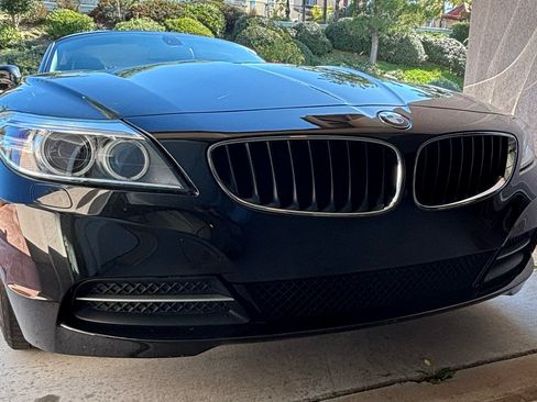 Used 2015 BMW Z4 sDrive28i image 2