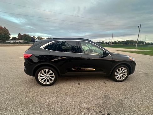Used 2021 Ford Escape Titanium w/ Titanium Elite Package AWD/4WD image 6