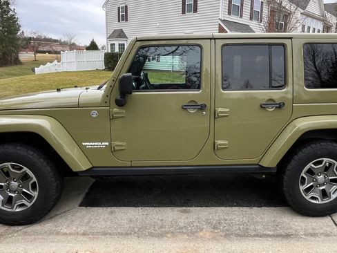 Used 2013 Jeep Wrangler Unlimited Rubicon w/ Connectivity Group image 6