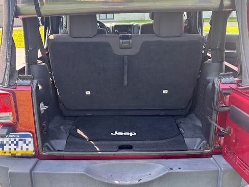Used 2012 Jeep Wrangler Sport AWD/4WD image 9