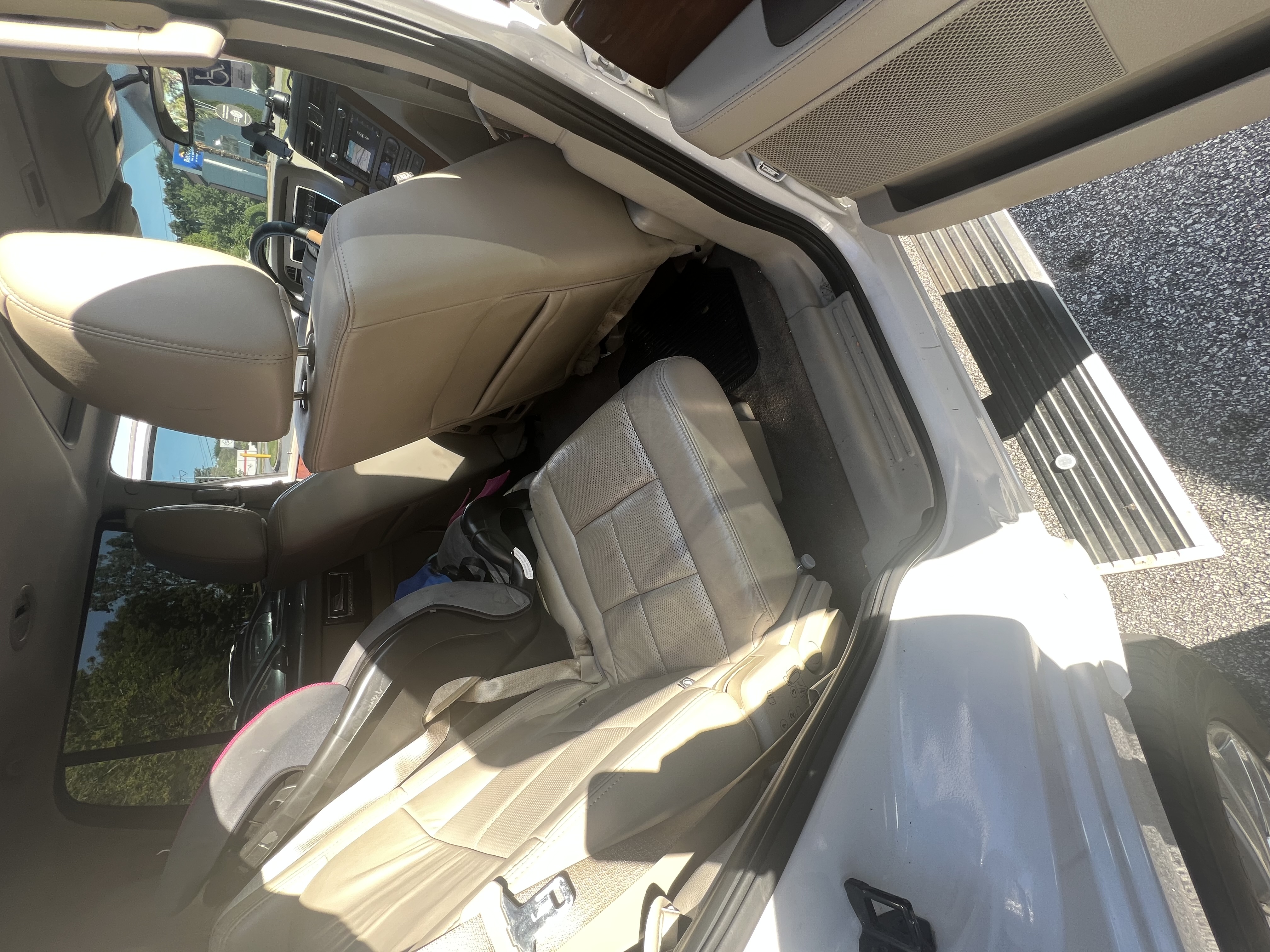 Used 2013 Lincoln Navigator 2WD w/ HD Trailer Tow Pkg image 11