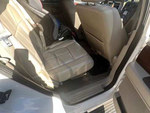 Used 2013 Lincoln Navigator 2WD w/ HD Trailer Tow Pkg image 11
