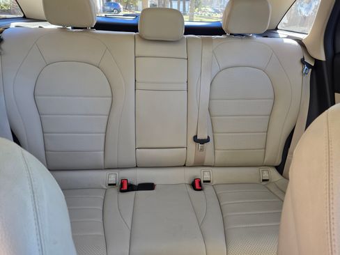 Used 2016 Mercedes-Benz GLC 300 4MATIC image 4