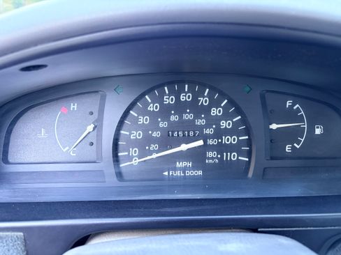 Used 2001 Toyota Tacoma 2WD Regular Cab image 18