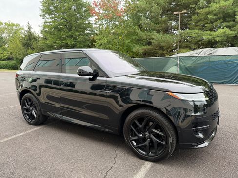Used 2023 Land Rover Range Rover Sport SE Dynamic image 4