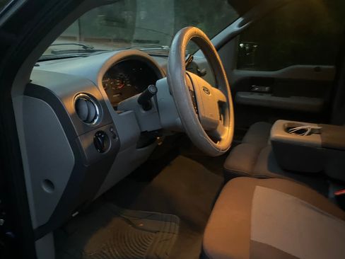 Used 2006 Ford F150 XLT image 12