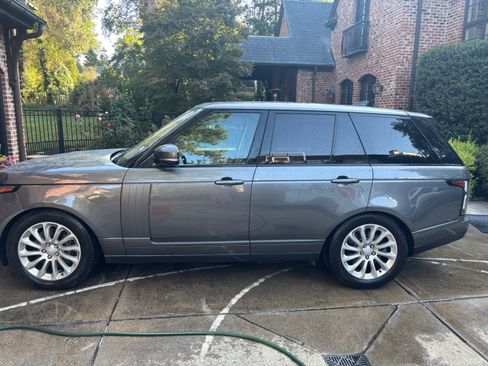 Used 2019 Land Rover Range Rover HSE AWD/4WD image 2