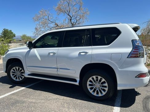 Used 2019 Lexus GX 460 Premium w/ Premium Package AWD/4WD image 9