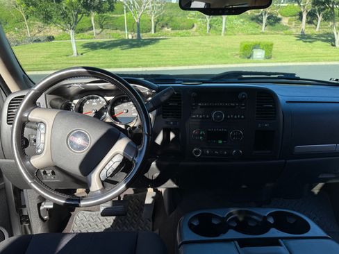 Used 2011 GMC Sierra 2500 SLE w/ SLE Preferred Package image 16