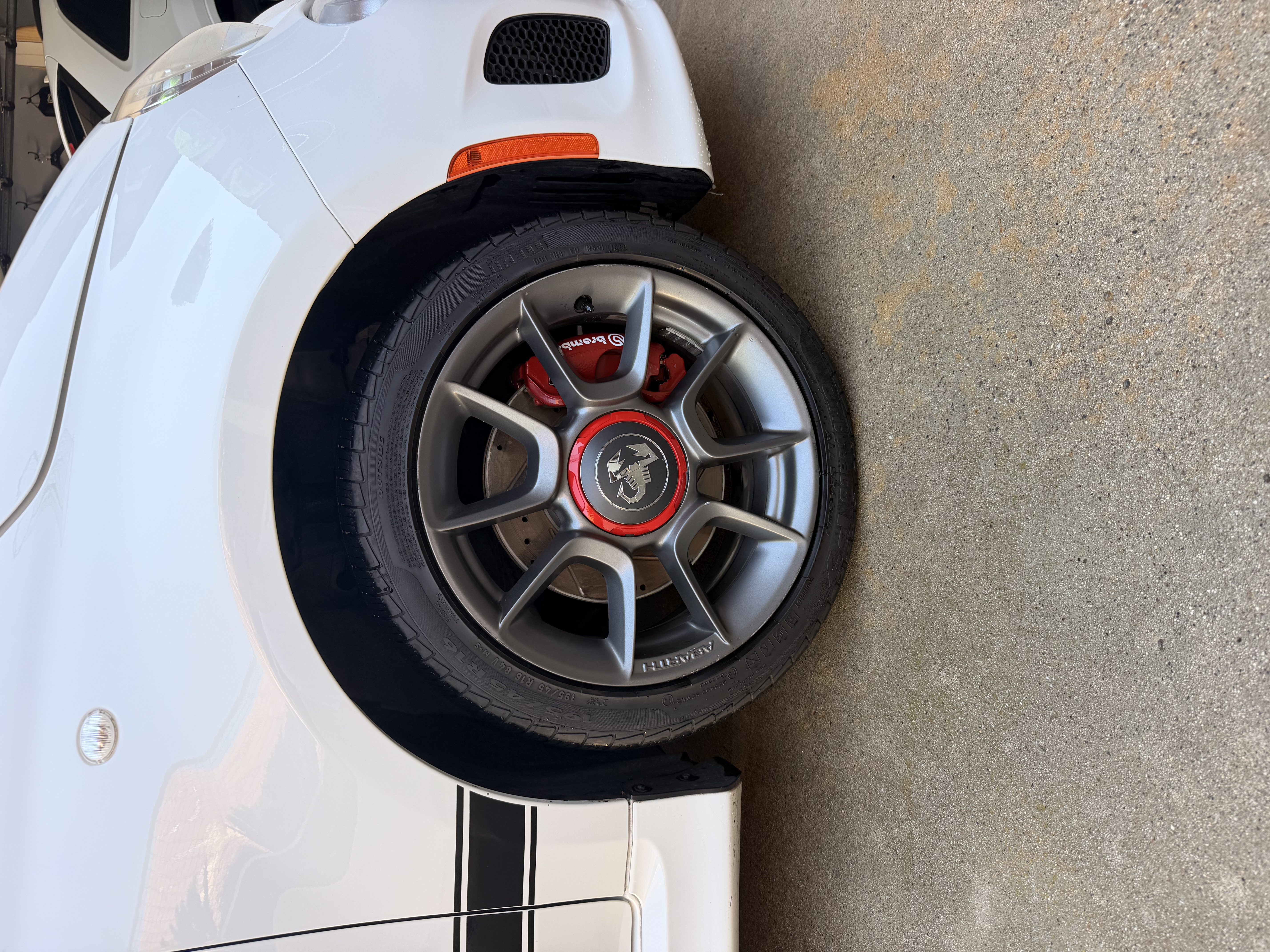 Used 2013 FIAT 500 Abarth w/ Beats Audio Pkg FWD image 8