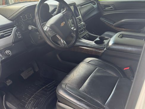 Used 2015 Chevrolet Suburban LT w/ Luxury Package image 6