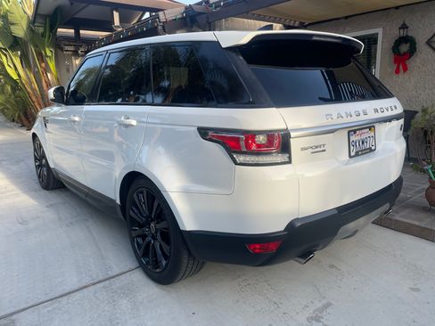 Used 2017 Land Rover Range Rover Sport SE image 5