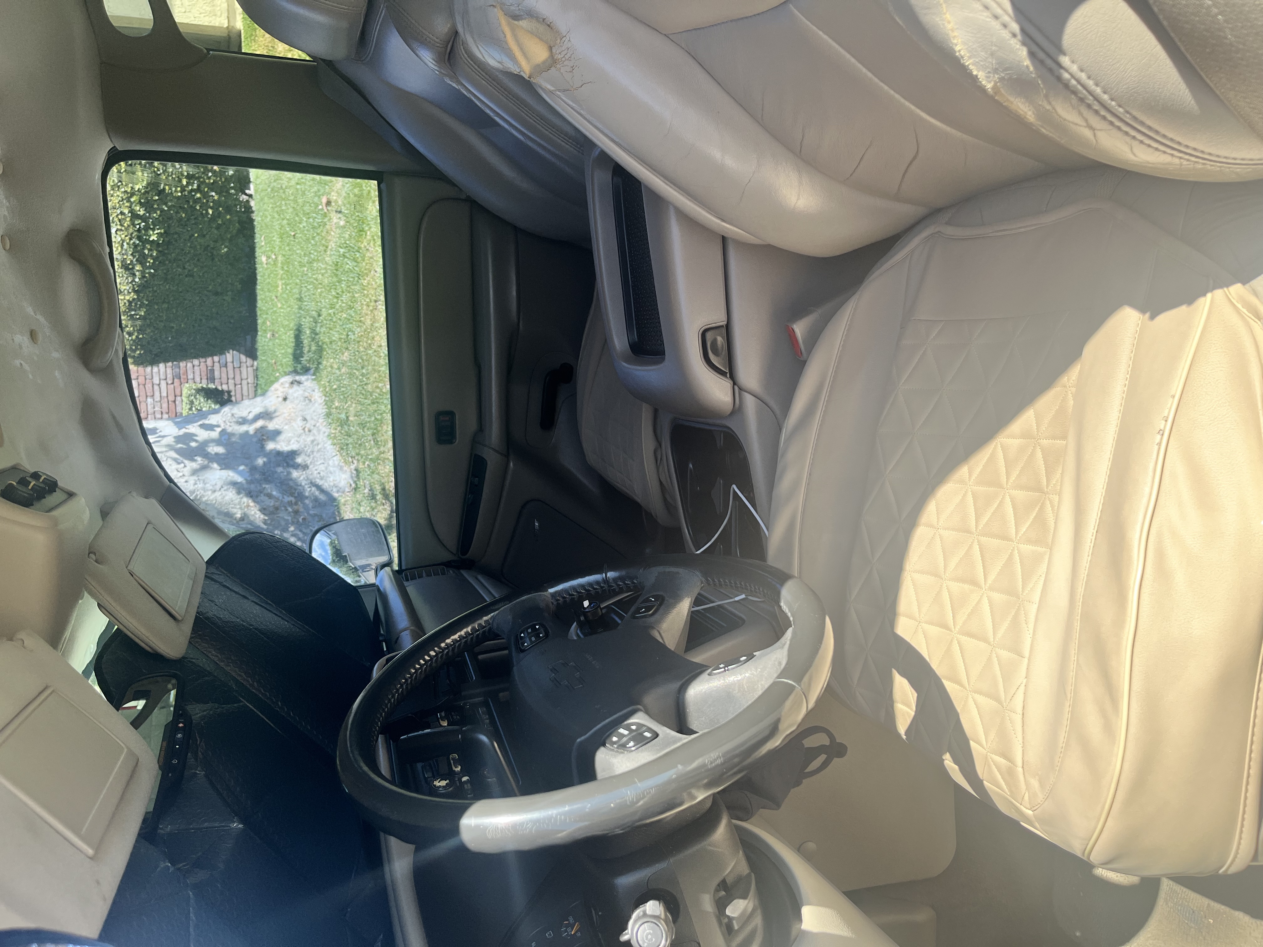 Used 2005 Chevrolet Tahoe LS w/ Preferred Equipment Group RWD image 4