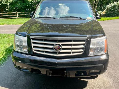 Used 2002 Cadillac Escalade AWD image 12