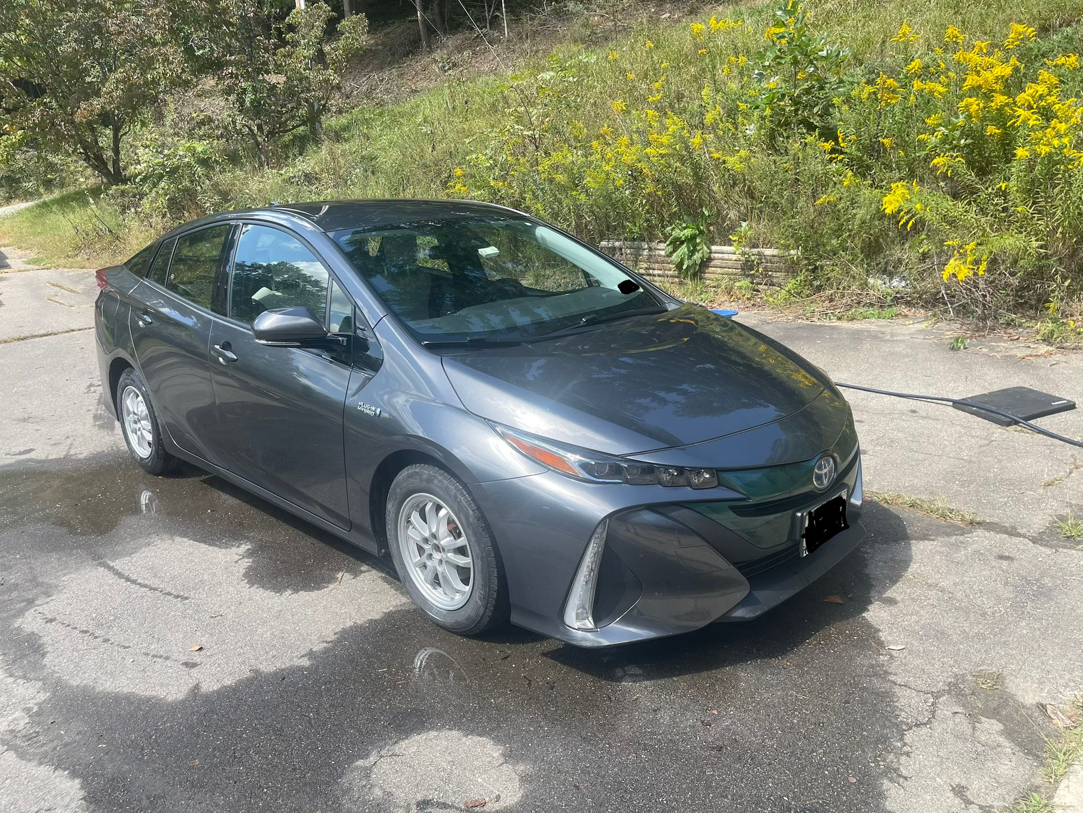 Used 2018 Toyota Prius Prime Premium FWD image 4