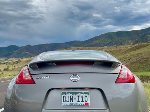 Used 2010 Nissan 370Z Touring w/ Sport Pkg RWD image 4