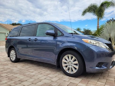 Used 2013 Toyota Sienna LE image 6
