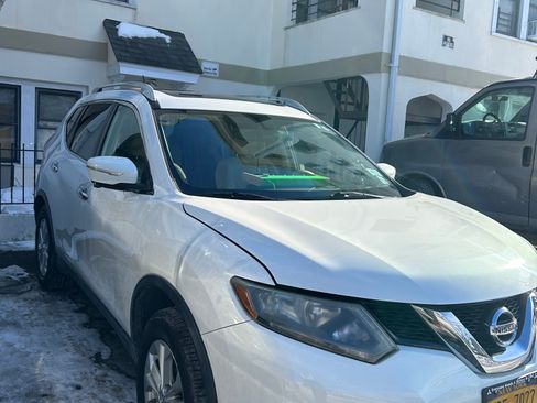 Used 2014 Nissan Rogue SV w/ SV Premium Package image 5