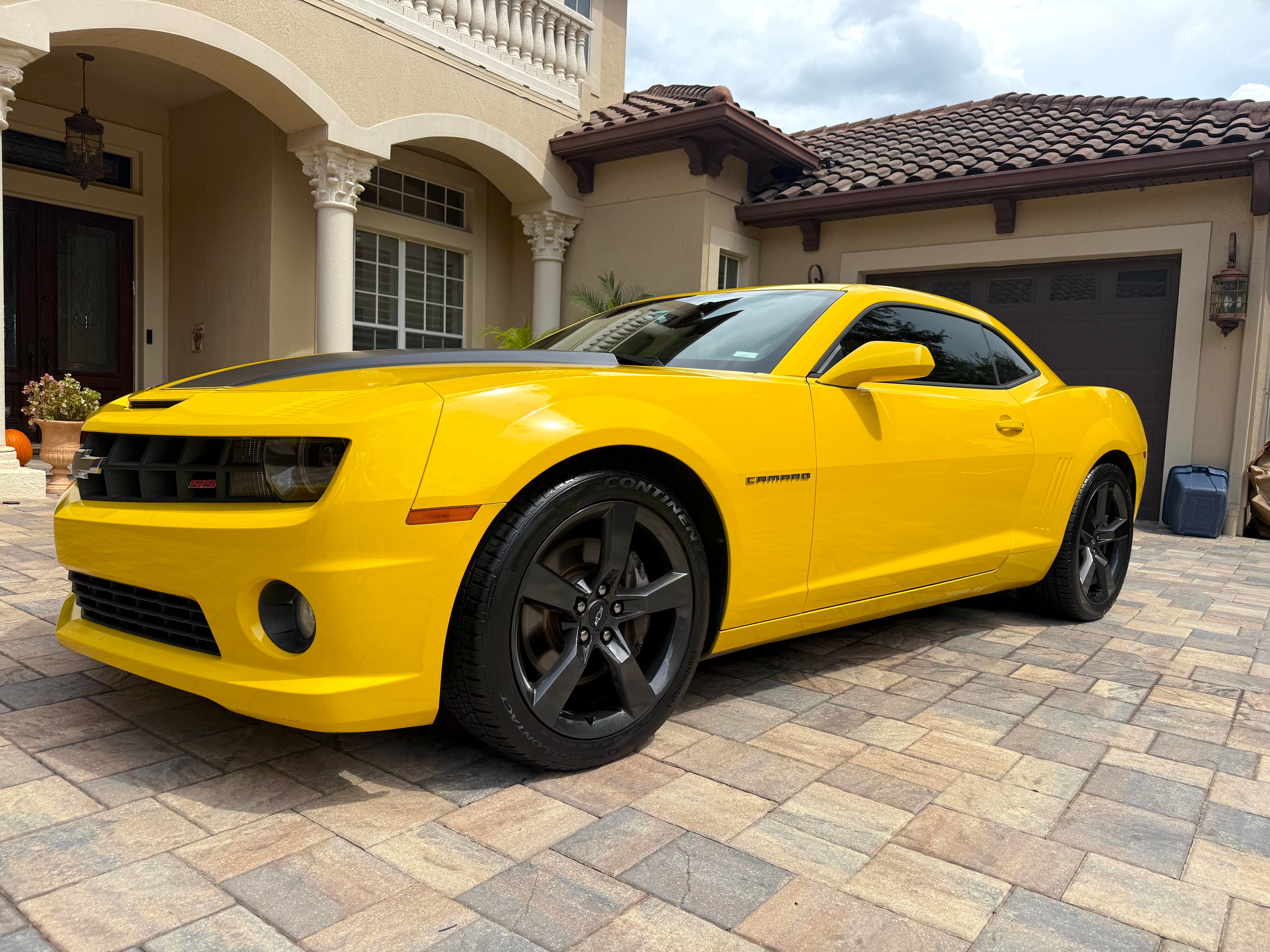 Used 2010 Chevrolet Camaro SS w/ RS Package RWD image 1