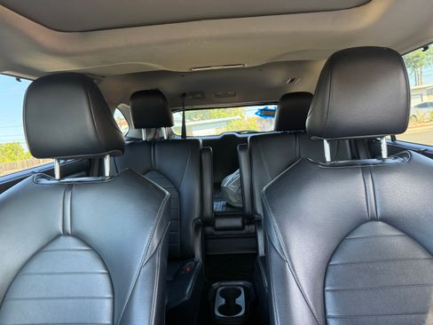 Used 2021 Toyota Highlander XLE FWD image 14