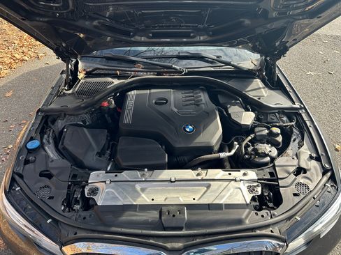 Used 2019 BMW 330i xDrive Sedan w/ Premium Package image 6