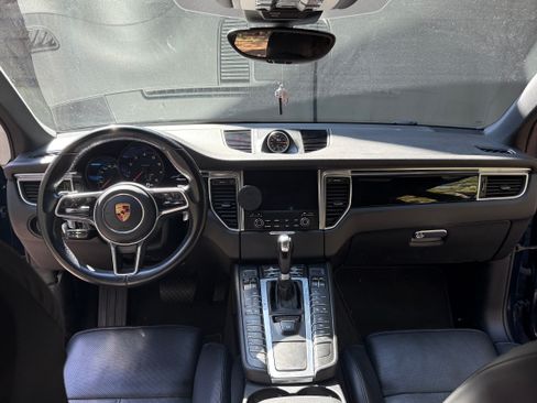 Used 2018 Porsche Macan Sport Edition AWD/4WD image 10