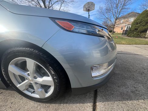 Used 2015 Chevrolet Volt w/ Enhanced Safety Package 1 image 4