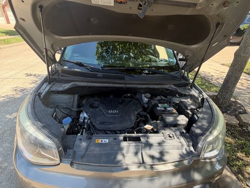 Used 2016 Kia Soul FWD image 4