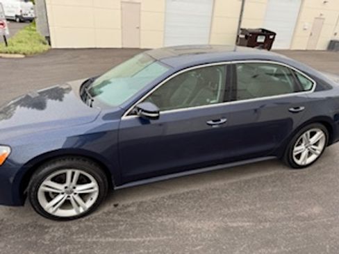 Used 2014 Volkswagen Passat 1.8T SE FWD image 9