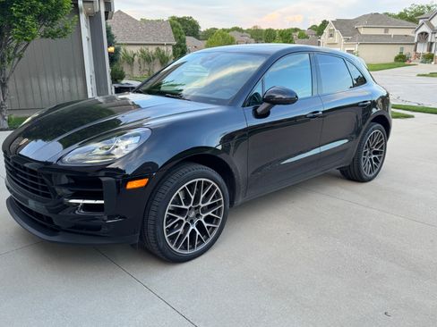Used 2020 Porsche Macan S AWD/4WD image 2