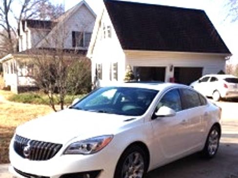 Used 2016 Buick Regal image 17