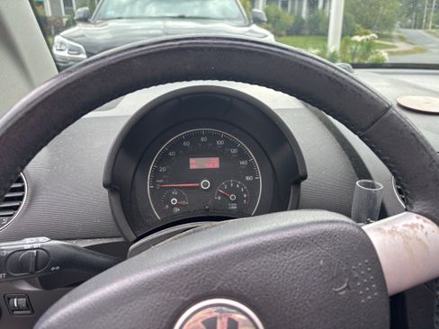 Used 2006 Volkswagen Beetle Convertible w/ Package 2 image 6