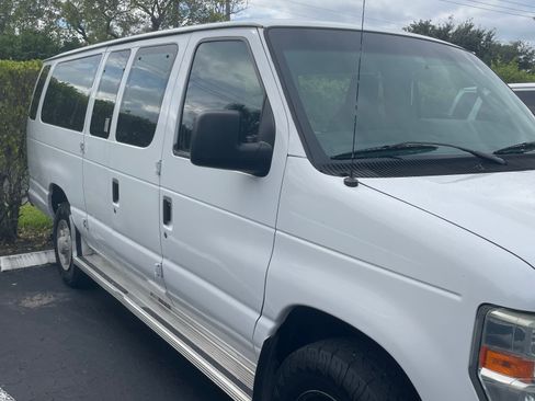 Used 2014 Ford E-350 and Econoline 350 XLT image 4