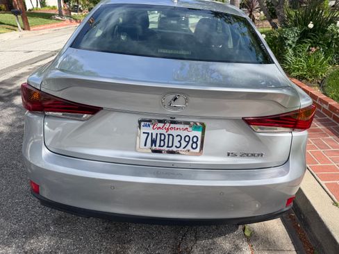 Used 2017 Lexus IS 200t F Sport image 5