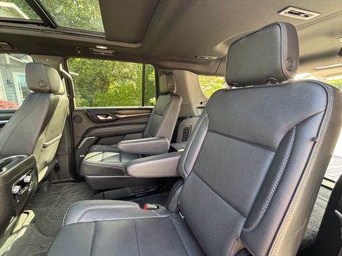 Used 2021 GMC Yukon XL Denali image 6