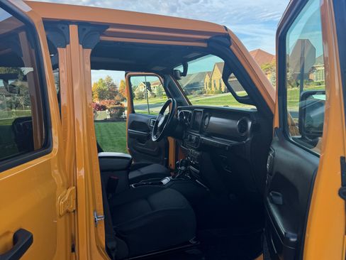 Used 2021 Jeep Wrangler Unlimited Sport image 11