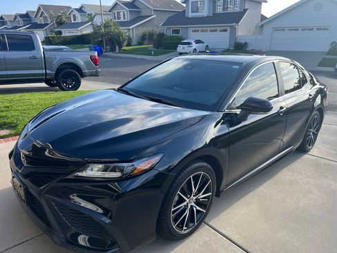 Used 2023 Toyota Camry SE image 12