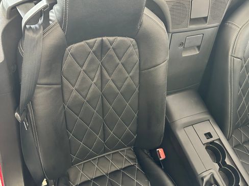 Used 2006 MAZDA MX-5 Miata Sport image 11