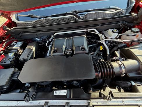 Used 2024 Chevrolet Colorado LT w/ LT Convenience Package III image 4