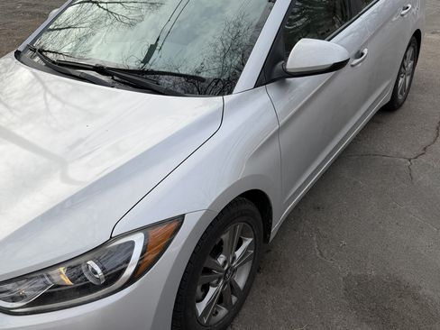 Used 2017 Hyundai Elantra SE image 8